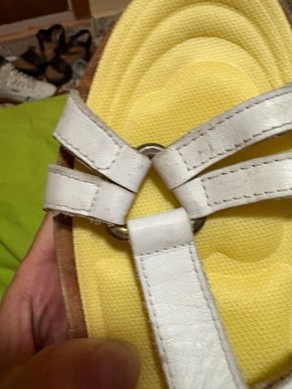 Sandalias Panama Jack blancas y amarillas