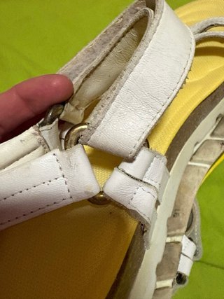 Sandalias Panama Jack blancas y amarillas