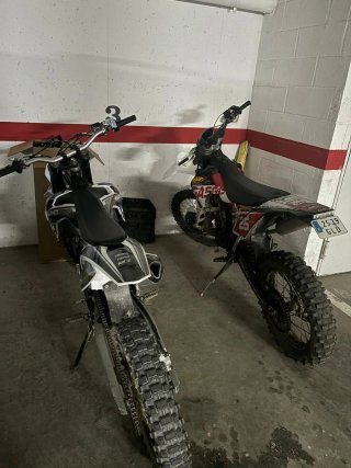 Moto de Cross 250 K5 Negra y Azul