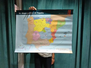 Mapa físico de España y más temas. Póster Educativ