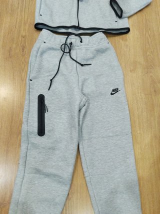 Conjunto chándal Nike mujer gris
