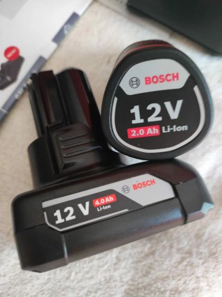 NUEVOS Cargador y Baterías Bosch Professional 12V