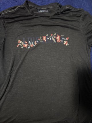 Camiseta Lois Jeans Talla M 2€ cada camiseta