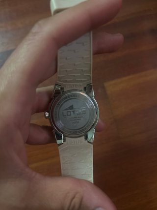 Reloj Lotus rosa palo