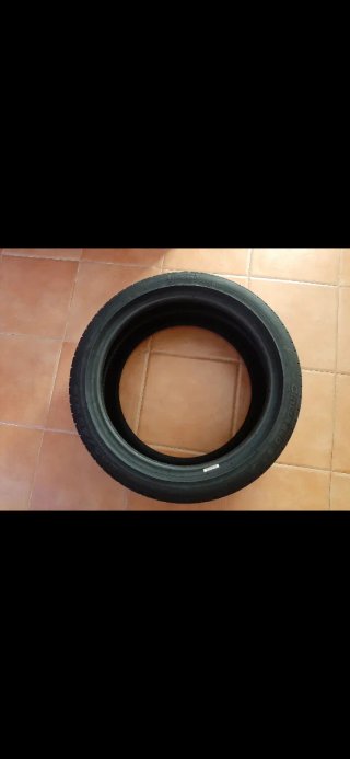 Neumático Pirelli Cinturato P7 245/40R18 93Y