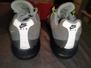 Nike Air Max 95 OG Neon Talla 42 Nuevas
