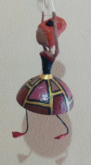 Muñeca bailarina papel maché