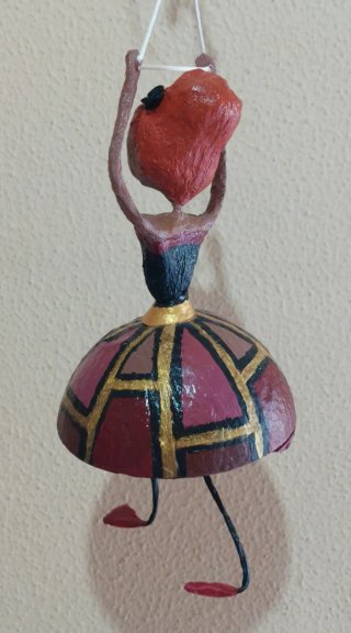 Muñeca bailarina papel maché