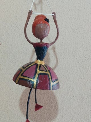 Muñeca bailarina papel maché