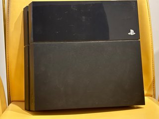PS4 (PlayStation 4) + 2 Mandos + Cables