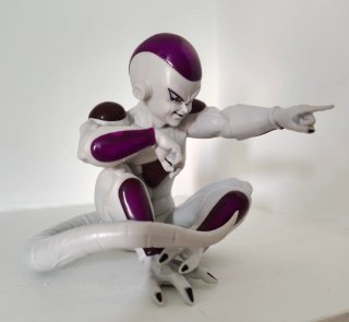 Figuras Goku Baby y Freezer