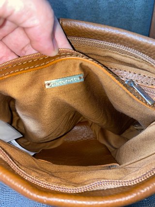 Bolso de piel con pedrería