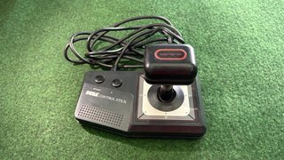 SEGA Master System II Original + 2 Mandos