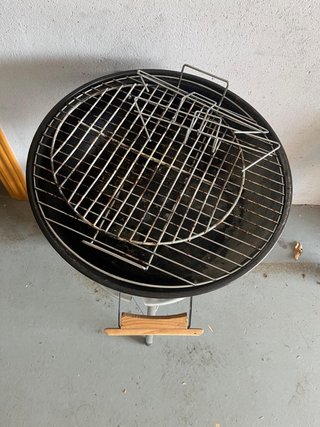Barbacoa de carbon tipo weber