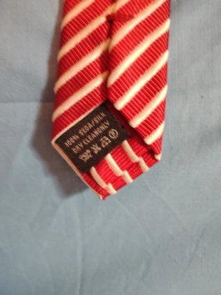 Corbata Dustin Rayas Rojas y Blancas