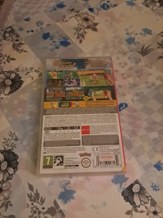 Pokemon Let's Go Pikachu! Nintendo Switch