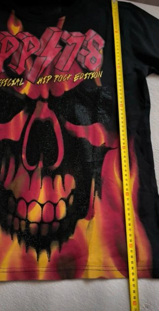 Camiseta Negra con Calavera y Llamas hip hop