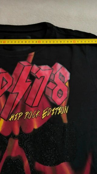 Camiseta Negra con Calavera y Llamas hip hop