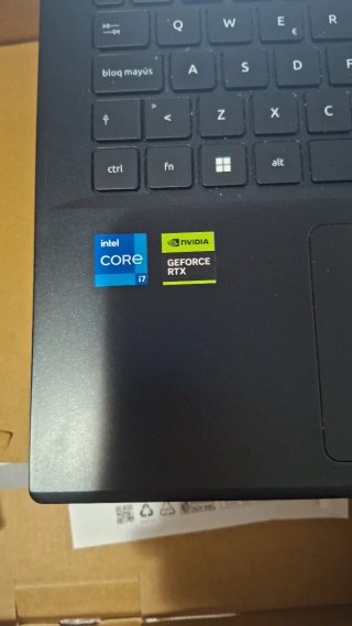 Acer Nitro V 15 i7-13620H RTX 5050 16GB 512GB SSD