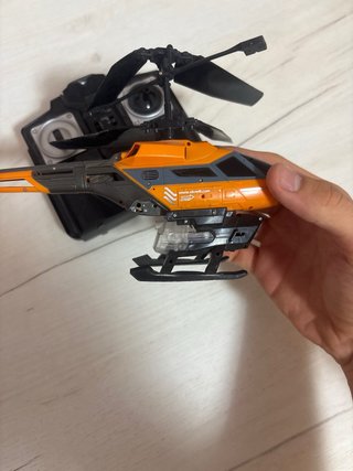 Helicóptero Silverlit con mando