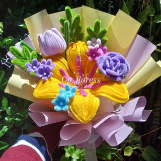 Flor de Rapunzel de limpiapipas