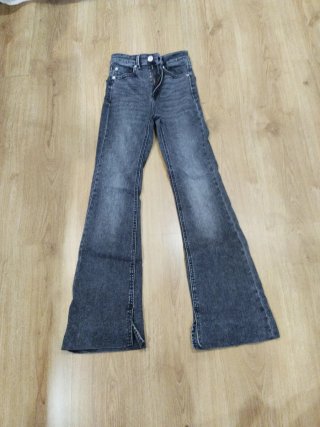 Pack de vaqueros modelo D74 de Stradivarius