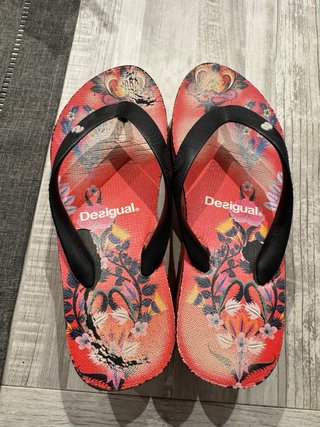 Chanclas Desigual cuña talla 38
