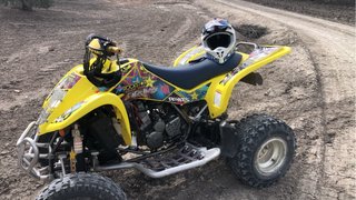 Quad Suzuki 400 Amarillo