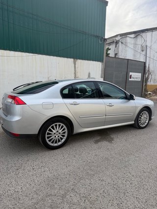 coche renaul laguna