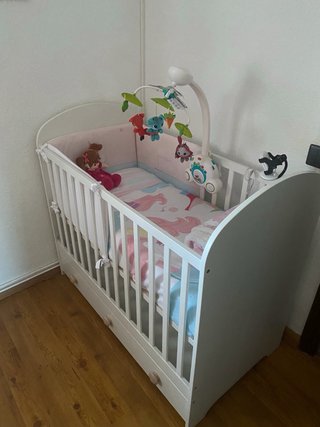 Cuna completa con colchón y protectores