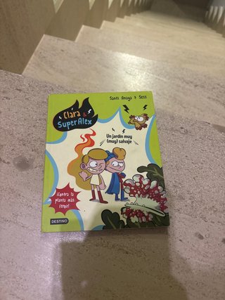 Libro Clara & Super Alex