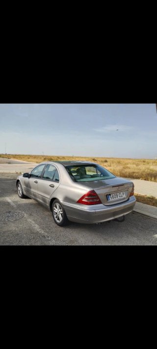 Mercedes-Benz Clase C 2004