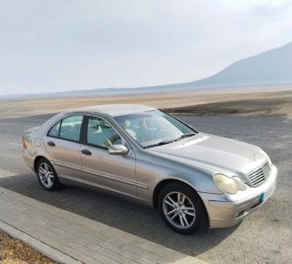 Mercedes-Benz Clase C 2004