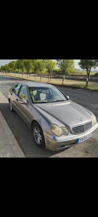 Mercedes-Benz Clase C 2004