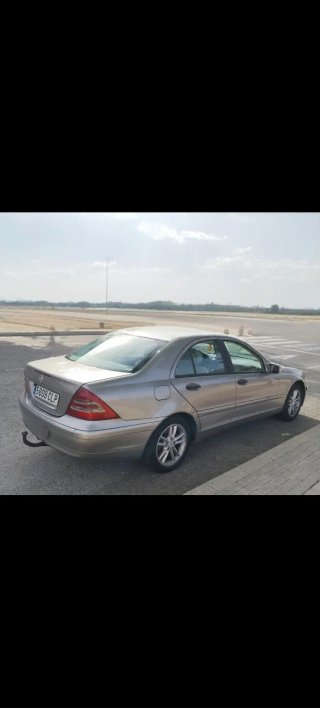 Mercedes-Benz Clase C 2004