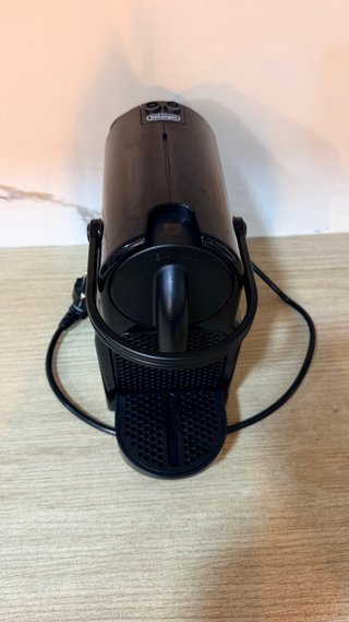 Cafetera Nespresso DeLonghi Negra