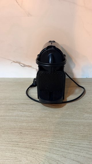 Cafetera Nespresso DeLonghi Negra
