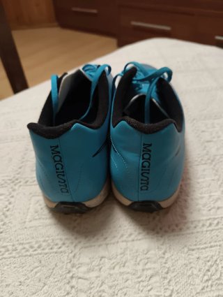 Botas de fútbol Nike multitaco
