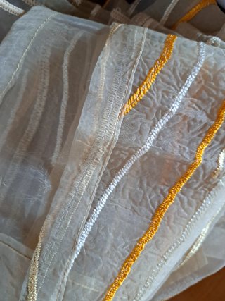 Tendine a vetro beige e oro
