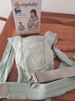 Mochila portabebés Ergobaby Embrace Recién Nacido