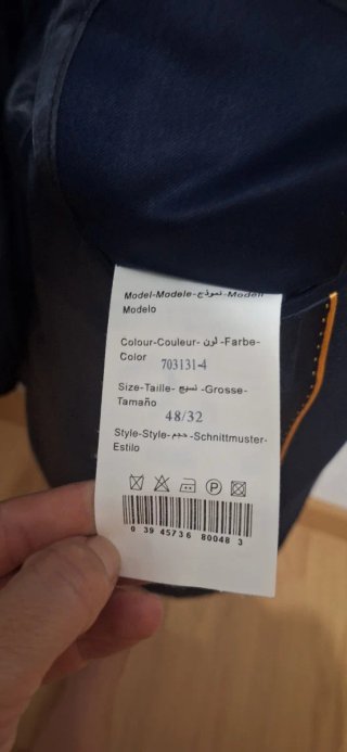 Traje de hombre negro nuevo