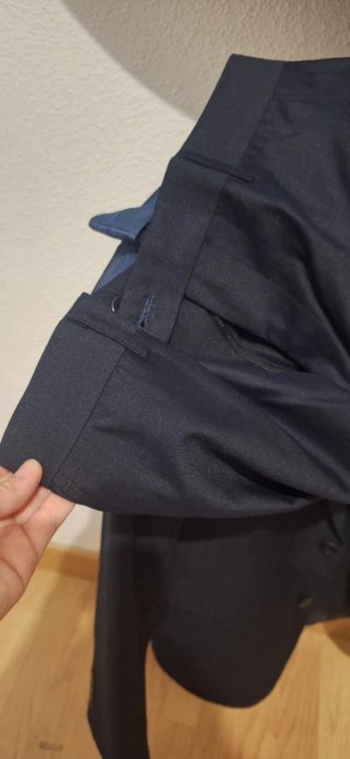 Traje de hombre negro nuevo