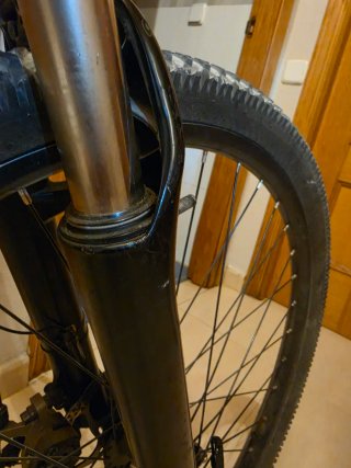 Bicicleta de Montaña Negra y Naranja