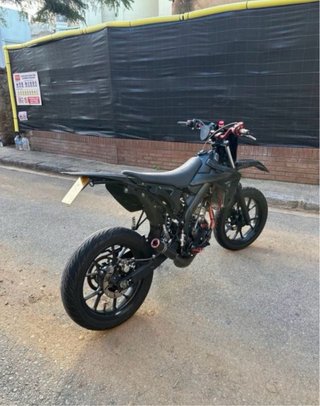 2018 8000KM URGE Rieju MRT Top Rosa 80cc 50