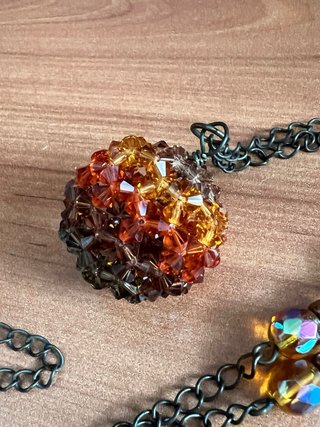 Collar Artesanal Bola Tupíes Swarovski y Bisutería