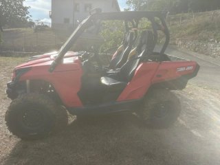 Can-Am Commander 800 Rojo