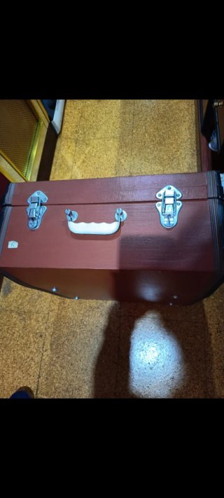 Acordeón Rojo Baile