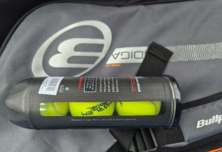 SET DE PÁDEL– PALA + PALERO +PELOTAS (a estrenar)