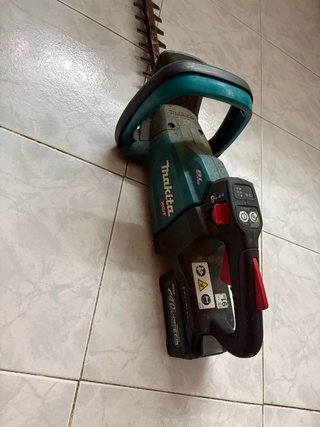 Cortasetos a batería Makita