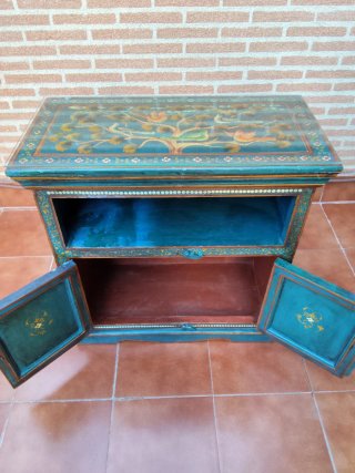Mueble auxiliar chino madera pintado